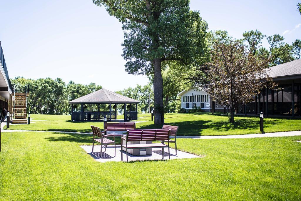Okoboji Commons Hotel Zewnętrze zdjęcie
